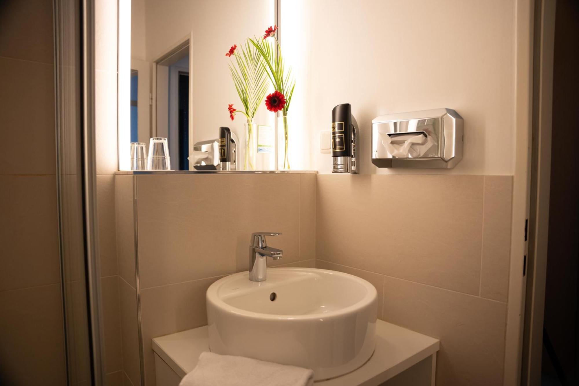 Hotel Medo Koeln Экстерьер фото