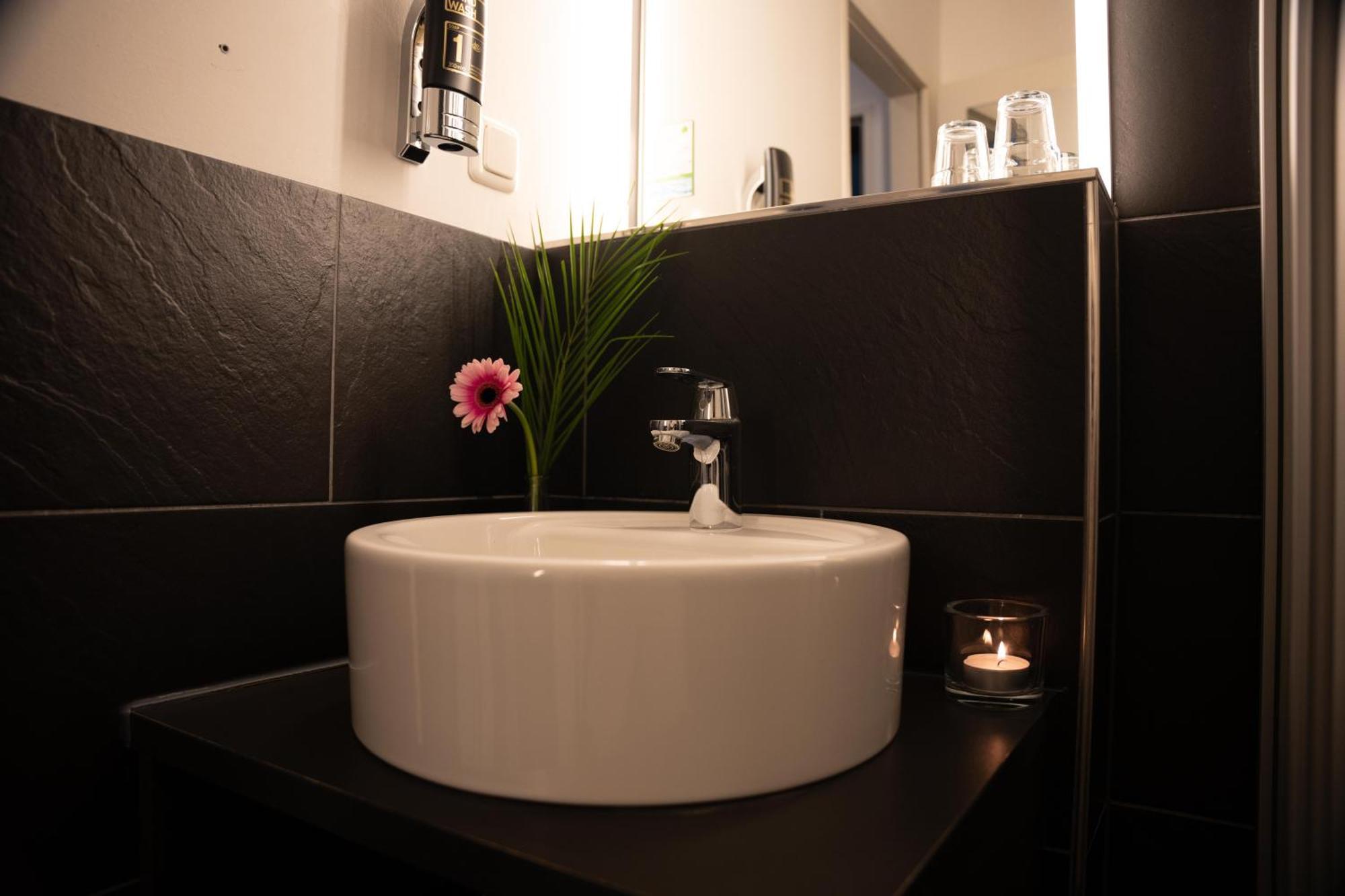Hotel Medo Koeln Экстерьер фото