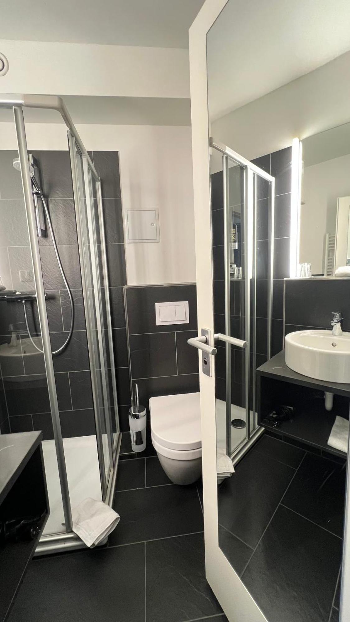 Hotel Medo Koeln Экстерьер фото